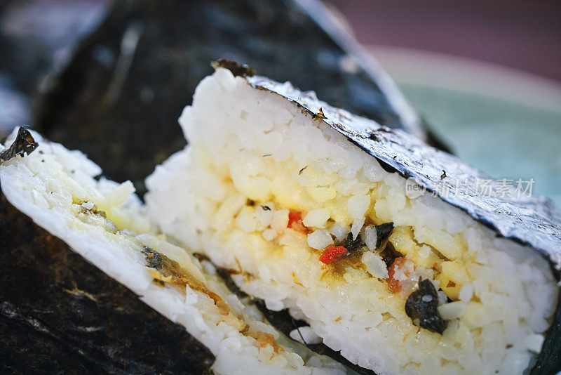 Onigiri (Omusubi) おにぎり